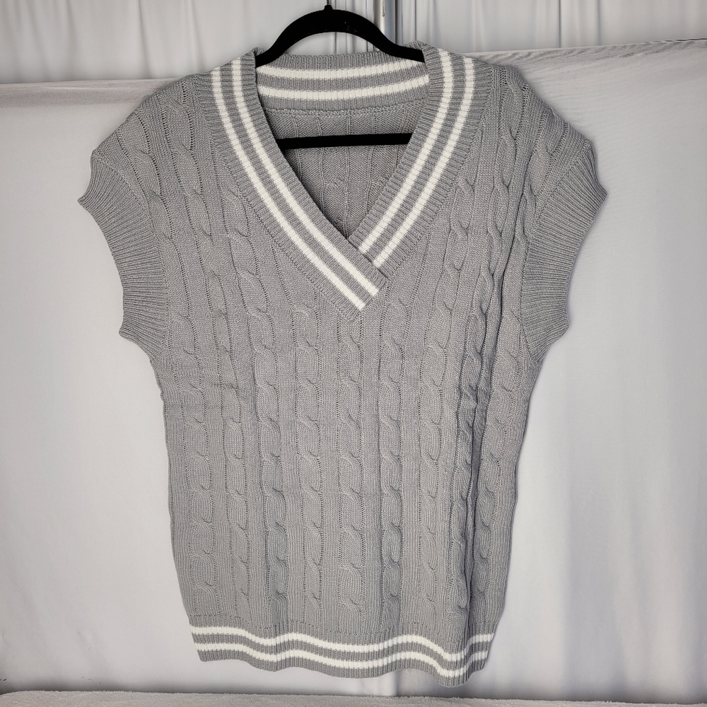 Women V-Neck Gray Sweater Pullover Vest Sleeveless Cable Knit Size M